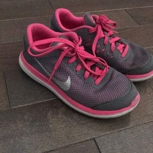Girls Nike sneakers size 13 1/2